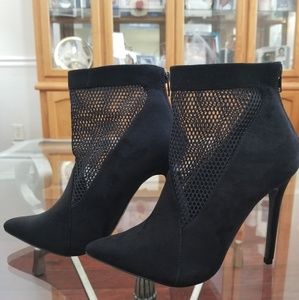 NEW CONDITION Black Heeled Booties Size 7